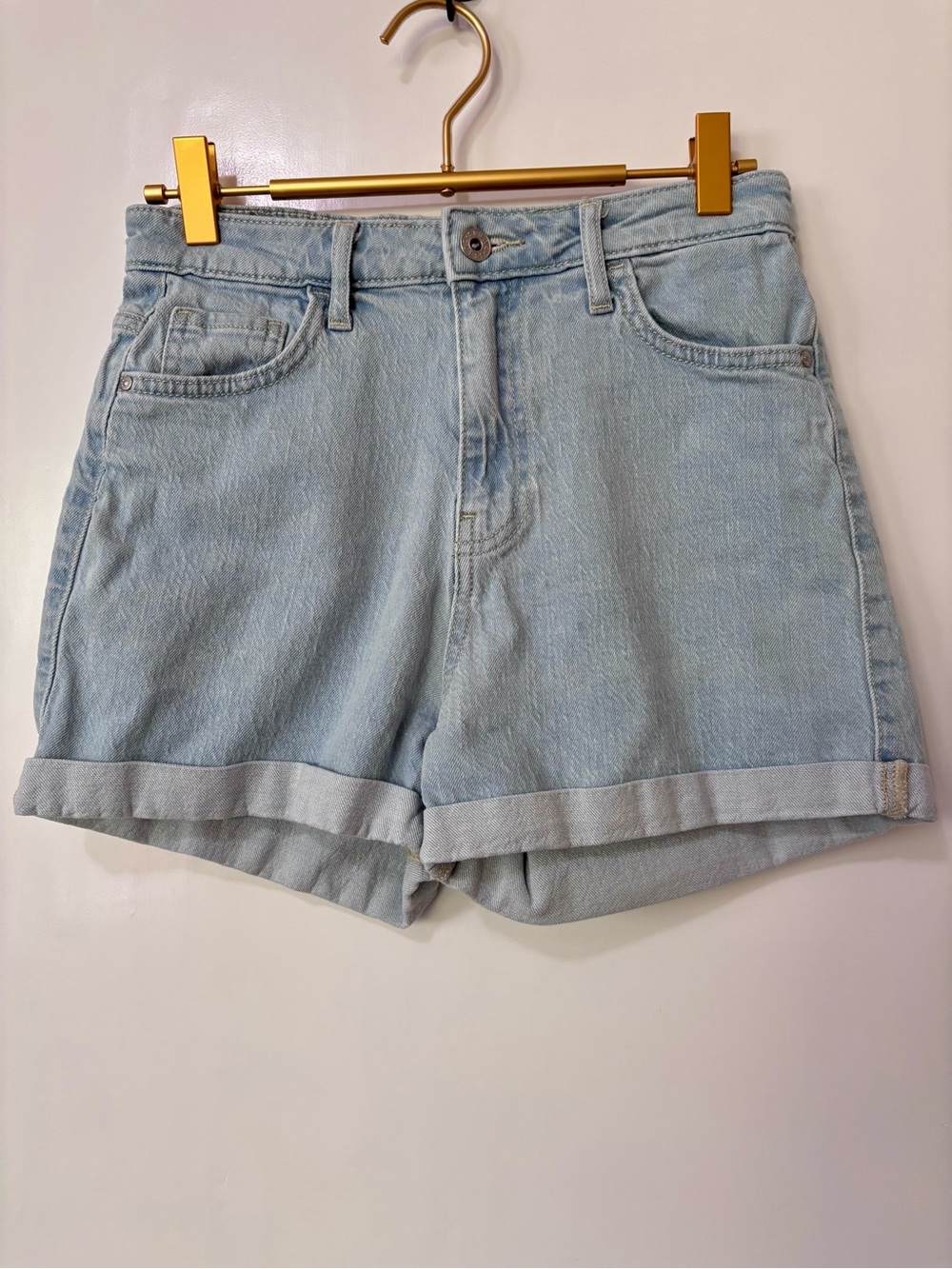 Guess| Light Blue Denim High Waisted Rolled Cuff Jean Shorts Sz 27